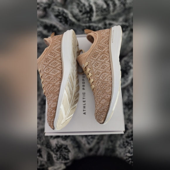 APL Athletic runners - Picture 2 of 4